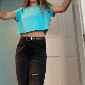 blue oversized cropped tee